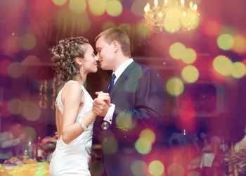 Bachata Düğün Dansı - Düğününüzde Duygusal Bağın Simgesi Bachata Yapın!