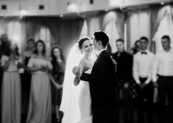 Düğün Danslarının Klasiği: Vals Müzikleri!