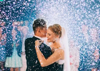 Klasik Dansı Tercih Etmeyenlere: Düğünüzde Yapabileceğiniz Modern ve Geleneksel Danslar