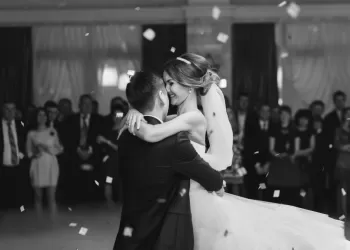 Nostaljik Düğün Şarkıları - Düğün Giriş Dansı İçin Eskimeyen Şarkılardan Öneriler!