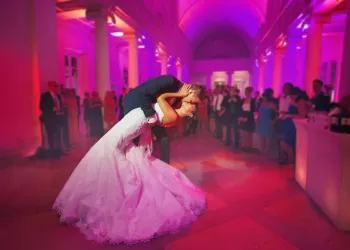 Dans Şarkıları Türkçe