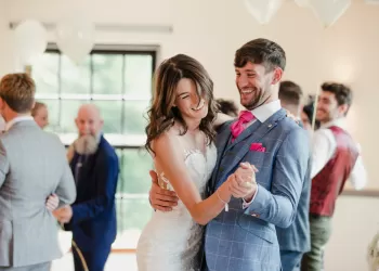 Gelin ve Damat Nasıl Dans Eder?