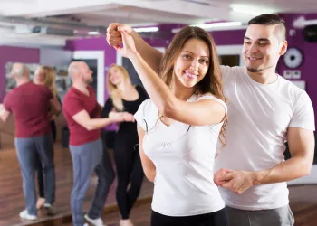 En İyi Düğün Dans Kursları ile Unutulmaz Bir Geceye Hazır Olun!